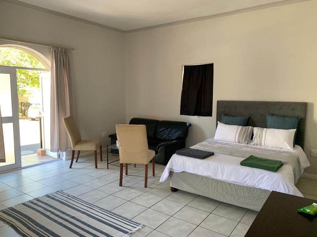 Bright Open-Plan Apartment Close To Wine Tram Franschhoek Bagian luar foto